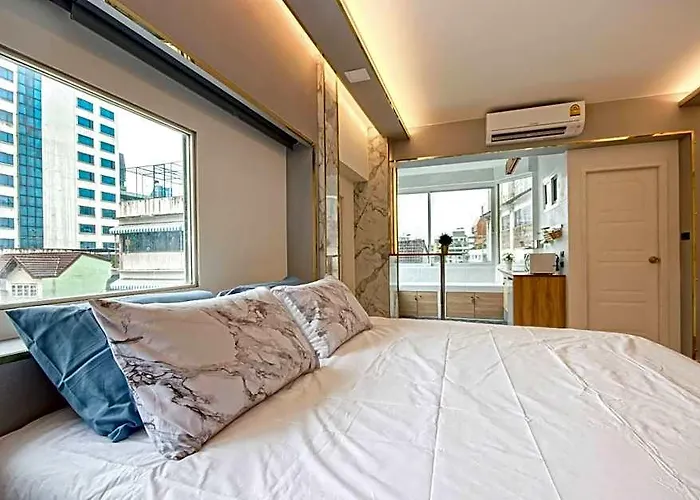 Family Hub @ Pratunam 5 - Group + Free Pickup 酒店 3*
